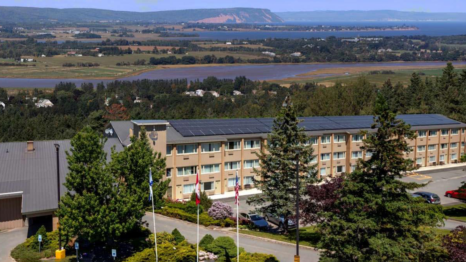 Old Orchard Inn and view of Blomidon