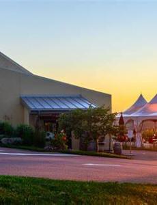 luckkets vineyard patio at dusk