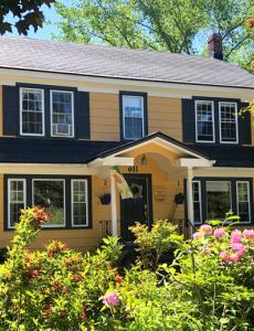 Stella Rose exterior