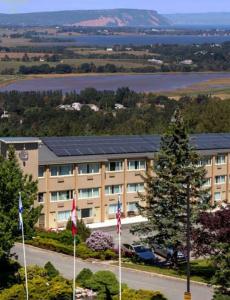 Old Orchard Inn and view of Blomidon